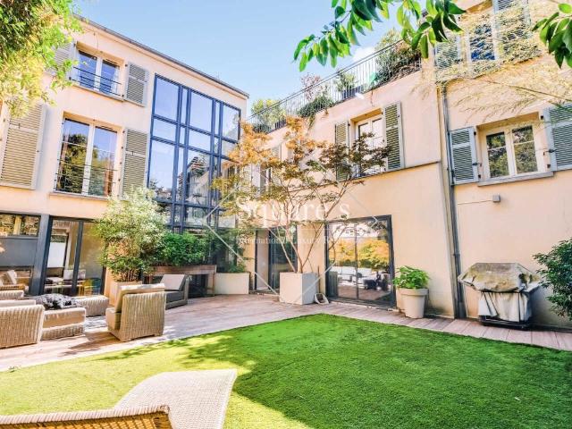 Appartement 9 pièces 385 m²