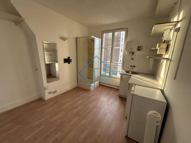 Appartement 9.88 pièces à Paris 75019