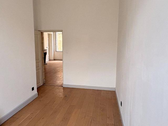 Appartement 100 m² – 3 chambres avec terrasse