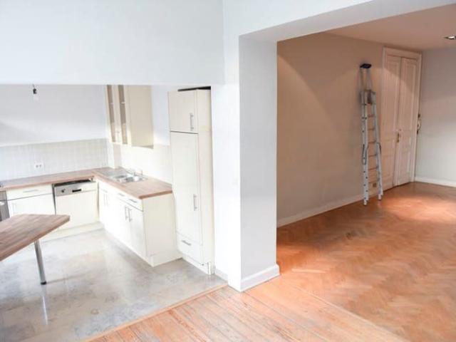 Appartement 105 m² à louer – Ixelles / Place Stéphanie