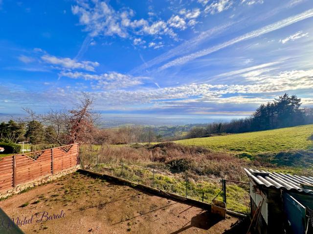 Appartement 108m2, 6 pièces à POLLIONNAY 69 4 chambres, 1 bureau et grand terrain