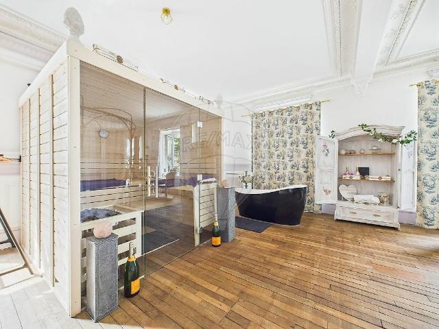 Appartement 10 pièces 200 m²