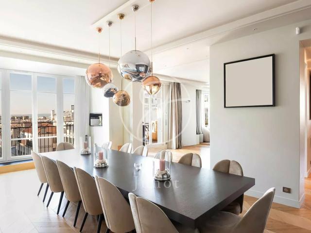 Appartement 10 pièces 332 m²