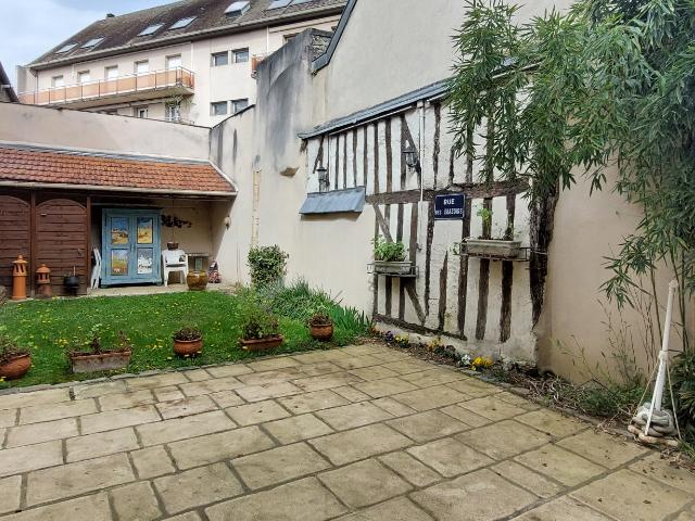Appartement 10 pièces 92 m²