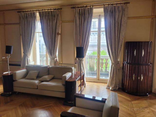 Appartement 11 pièces 319 m²