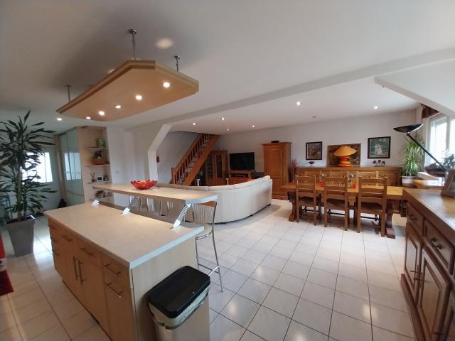 Appartement 130 m2 / 3 chambres + mezzanine / garage / jardin commun