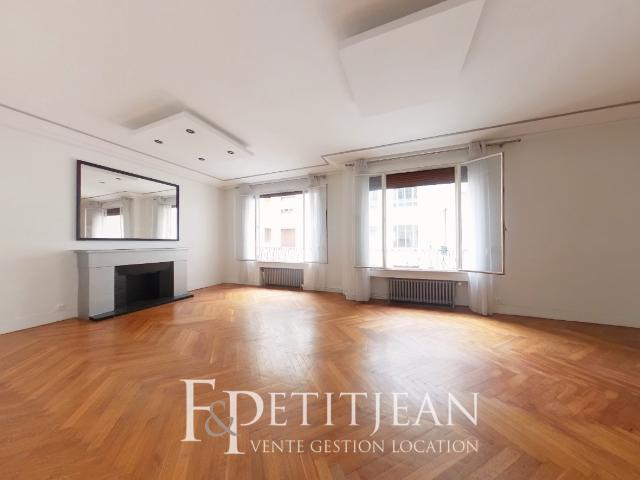 Appartement 131.15 m² 6 Pièces Paris 75116