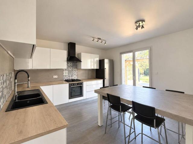 Appartement 134 m² – 3 chambres – Grand extérieur – Pont Évêque