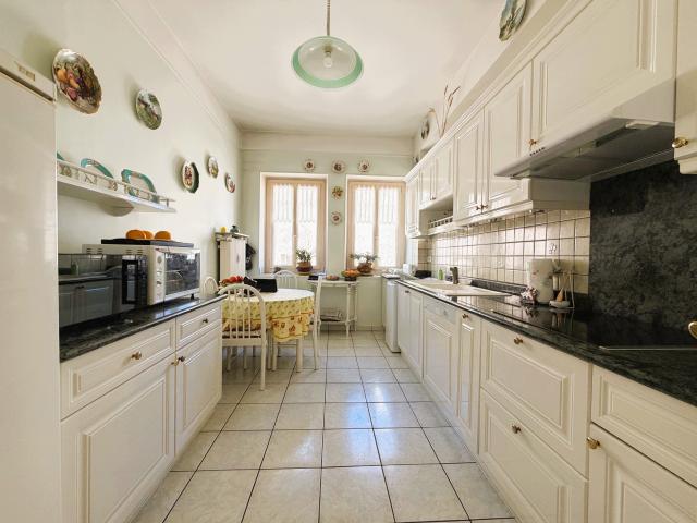 APPARTEMENT 147 m2 HYPER CENTRE AVEC PARKING