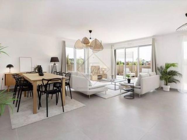 Dernier étage Appartement 4 pièces neuf avec vue