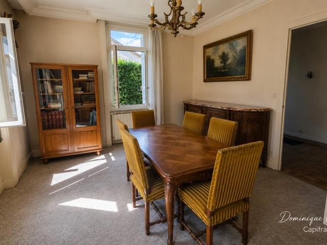 BAS DE MAISON DE 152 M2 avec jardin privatif, 4 chambres,Centre bourg d'Aurec sur Loire