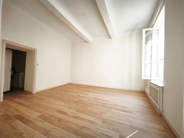 Appartement 160.84 m² 5 Pièces Avignon 84000