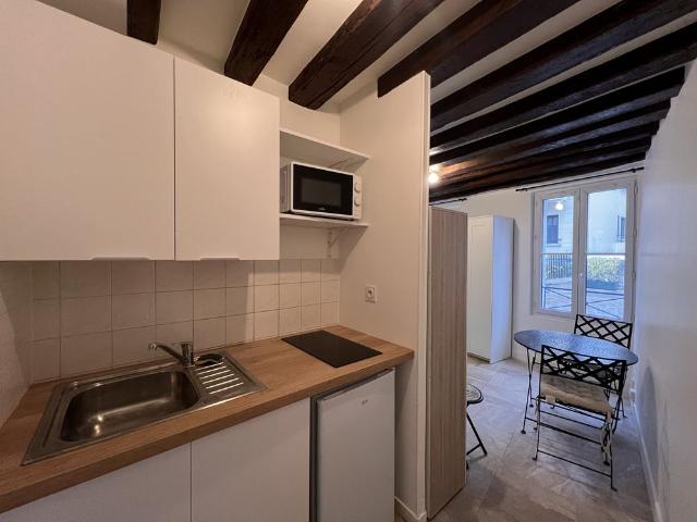 Appartement 16.41 m² 1 pièce Fontainebleau 77300