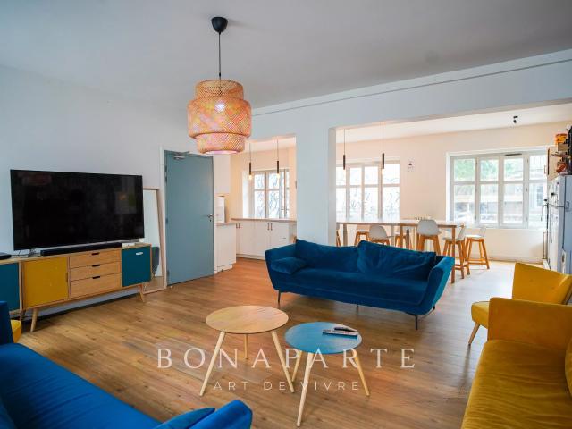 Appartement 16 pièces 461 m²