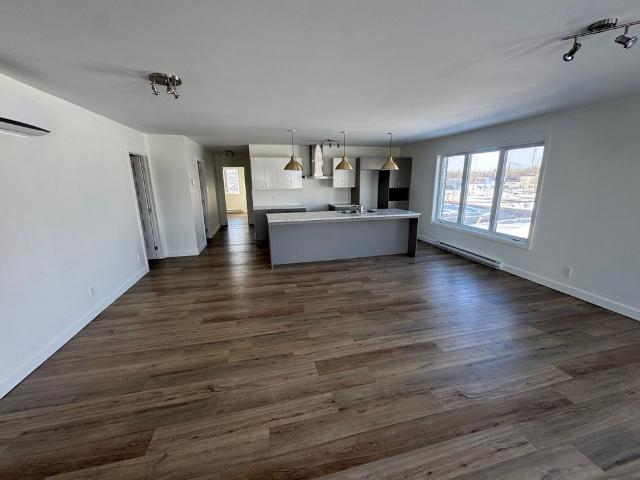 Appartement 1764 Rue Lionel Giroux