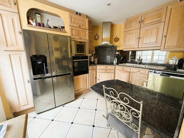 APPARTEMENT 176 m2 dernier étage, adresse de prestige