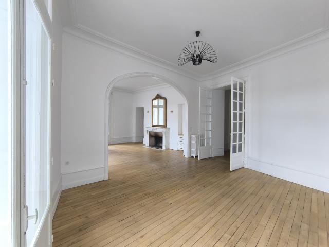 Appartement 181.36 m² 5 Pièces Nantes 44000