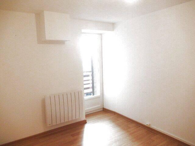 APPARTEMENT 1 CENTRE VILLE AVEC PLACE PARKING PRIVEE
