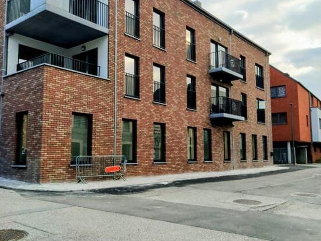 Appartement 1 CH avec terrasse, parking intérieur et cave