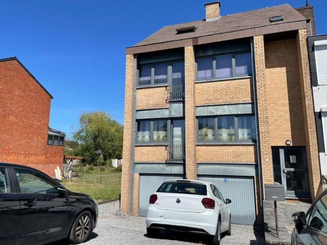 APPARTEMENT 1 CHAMBRE 2em ETAGE