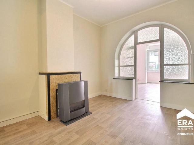 APPARTEMENT 1 CHAMBRE AVEC COUR