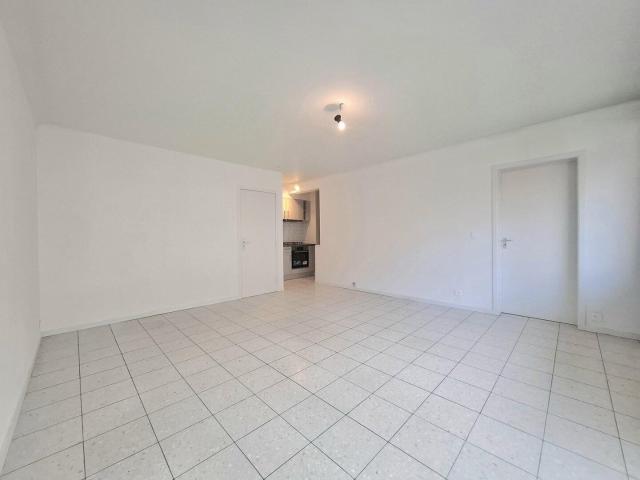 Appartement 1 chambre lumineux avec terrasse et garage optio
