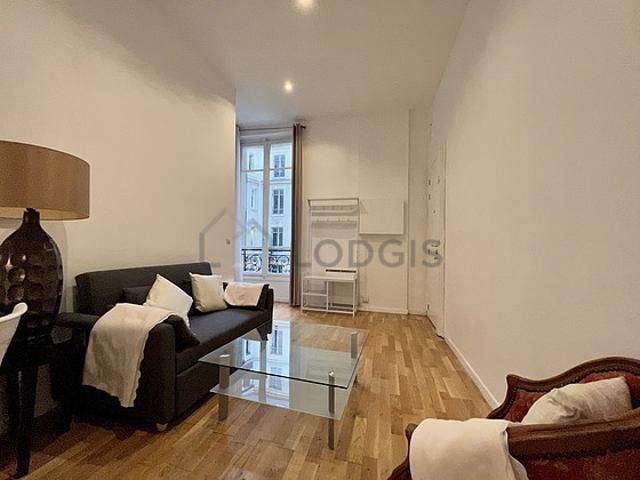 Appartement 1 chambre meublé avec concierge et local à vélos Champs Elysées Paris 8°