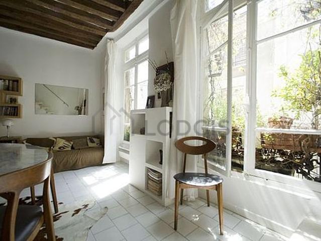 Appartement 1 chambre meublé avec cheminée Grands Boulevards Montorgueil Paris 2°
