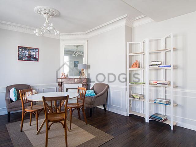 Appartement 1 chambre meublé avec cheminée et concierge Montmartre Paris 18°
