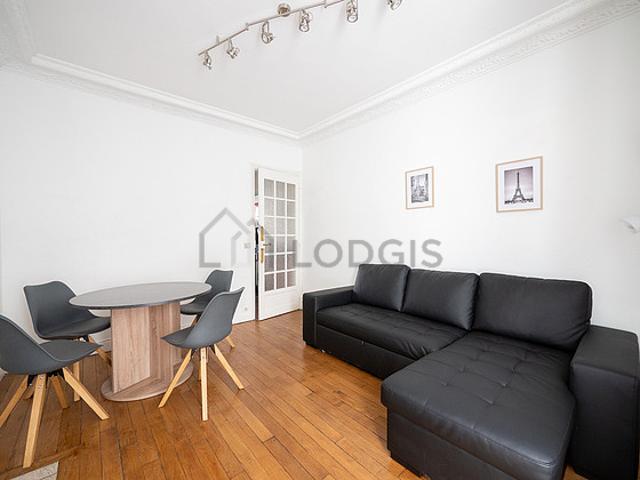 Appartement 1 chambre meublé avec cheminée et local à vélos Nation Paris 11°
