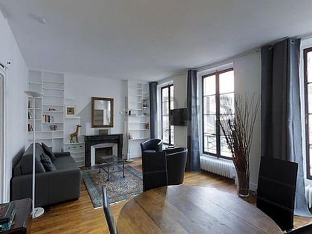 Appartement 1 chambre meublé avec cheminée Saint Paul Paris 4°