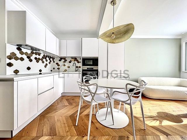 Appartement 1 chambre meublé avec ascenseur Montmartre Paris 18°