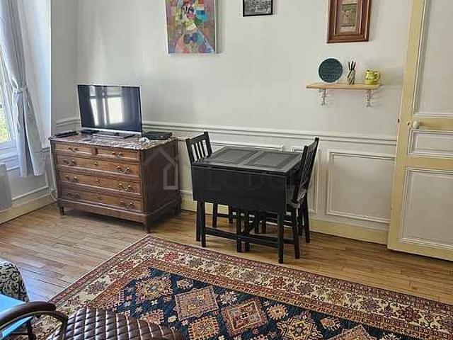 Appartement 1 chambre meublé avec ascenseur Champs Elysées Paris 8°