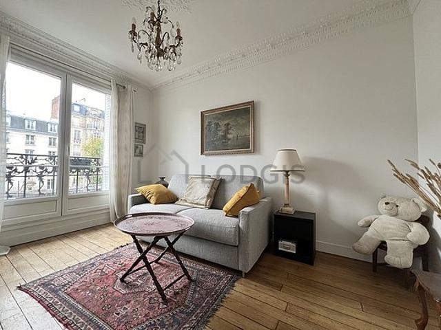 Appartement 1 chambre meublé avec ascenseur, cheminée et concierge La Motte Picquet Paris 15°