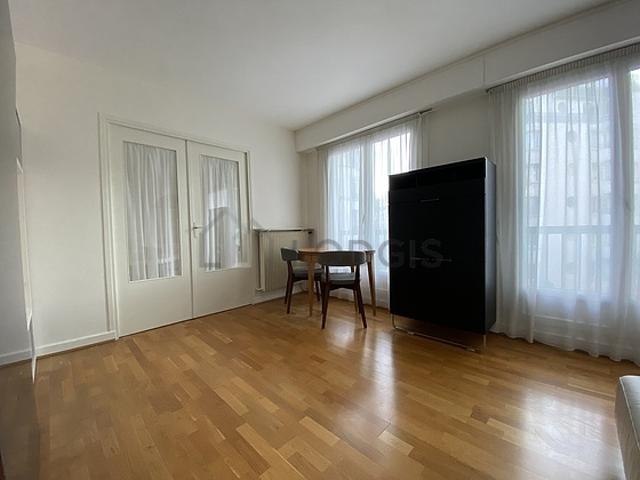 Appartement 1 chambre meublé avec ascenseur, concierge et local à vélos La Chapelle Paris 18°
