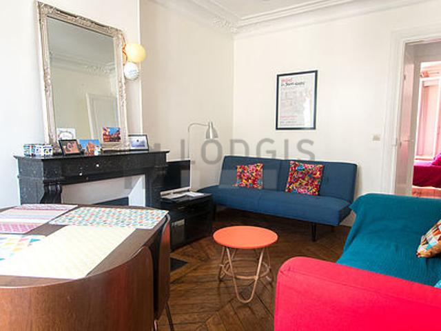 Appartement 1 chambre meublé avec ascenseur et cheminée Montmartre Paris 18°