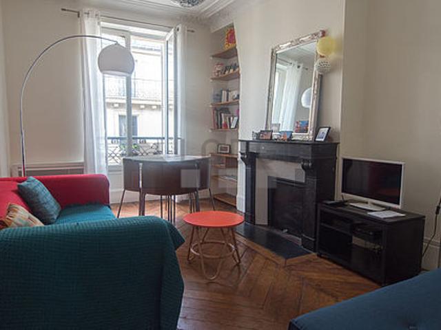 Appartement 1 chambre meublé avec ascenseur et cheminée Montmartre Paris 18°