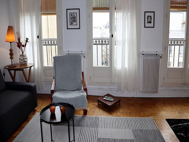 Appartement 1 chambre meublé avec ascenseur et cheminée République Paris 11°