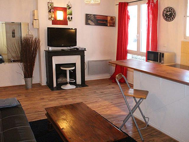 Appartement 1 chambre meublé avec ascenseur et concierge Canal Saint Martin Paris 10°