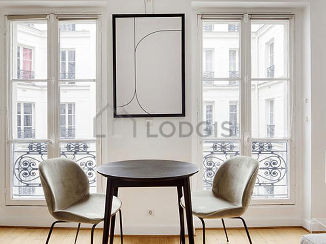 Appartement 1 chambre meublé avec ascenseur et concierge Champs Elysées Paris 8°