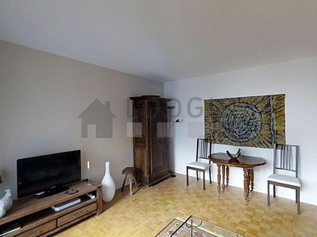 Appartement 1 chambre meublé avec ascenseur et concierge Commerce Paris 15°