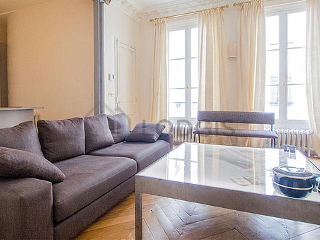 Appartement 1 chambre meublé avec ascenseur et concierge Louvre Paris 1°