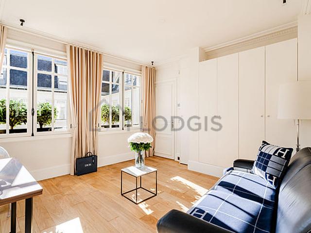 Appartement 1 chambre meublé avec ascenseur et concierge Louvre Paris 1°