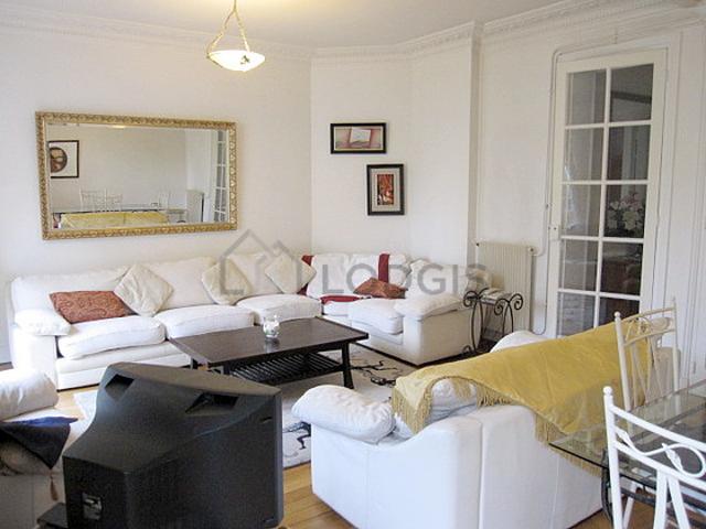 Appartement 1 chambre meublé avec ascenseur et concierge Porte de Versailles Paris 15°