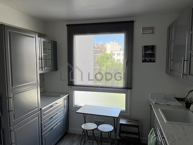 Appartement 1 chambre meublé avec ascenseur, local à vélos et place de parking en option Issy Les Moulineaux 92130