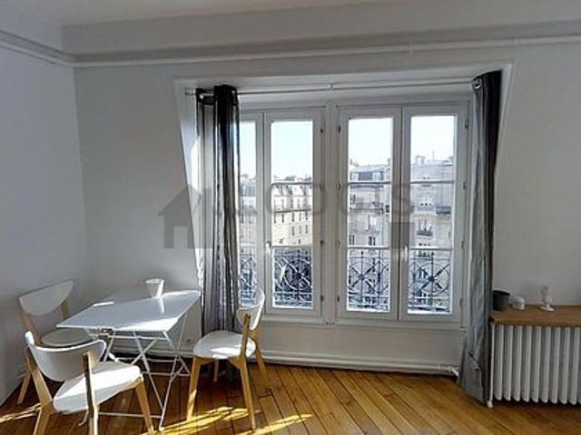 Appartement 1 chambre meublé avec ascenseur Porte de Versailles Paris 15°