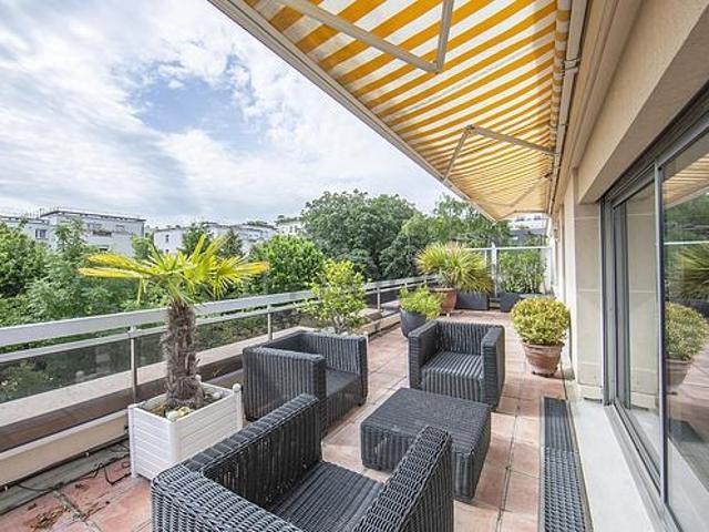 Appartement 1 chambre meublé avec garage, terrasse et ascenseur Garches 92380