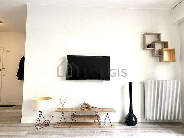 Appartement 1 chambre meublé avec terrasse, ascenseur et cave Trocadéro Paris 16°