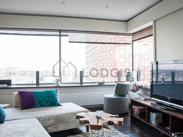 Appartement 1 chambre meublé avec terrasse, ascenseur et place de parking en option Commerce Paris 15°