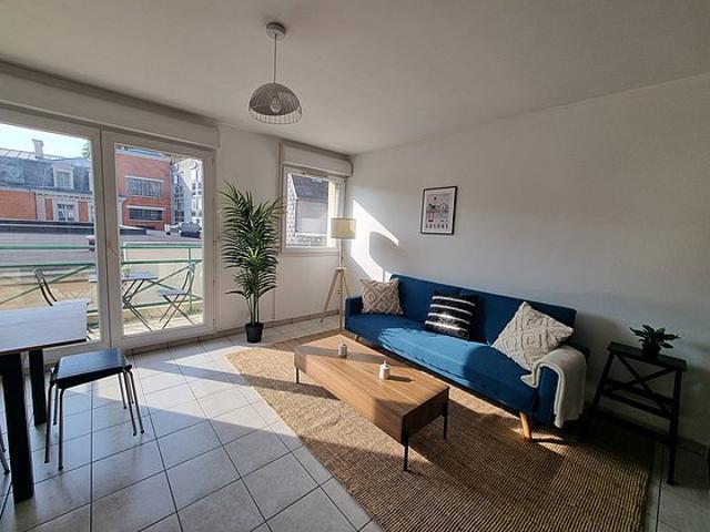 Appartement 1 chambre meublé avec terrasse, ascenseur et place de parking en option Lille 59800